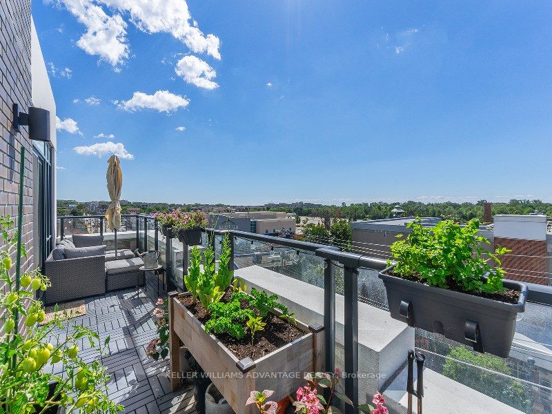 1630 Queen St E, #503