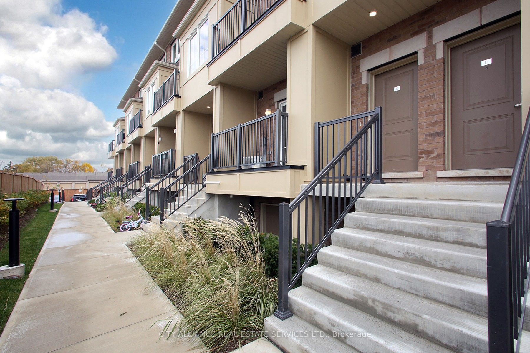 470 Beresford Path, #12