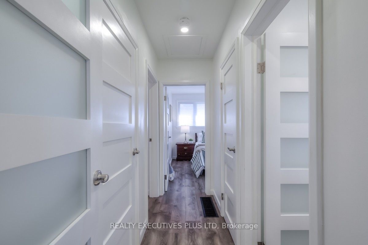 70 Carnegie St