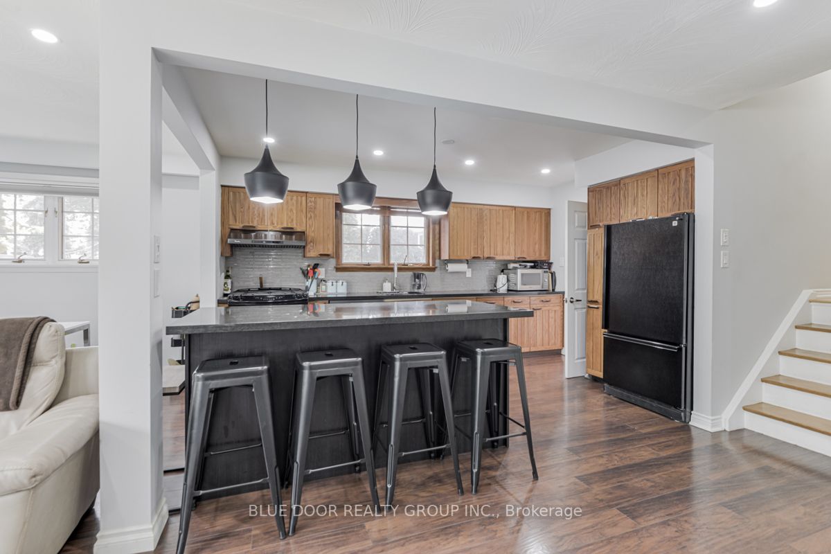 47 Ravine Park Cres