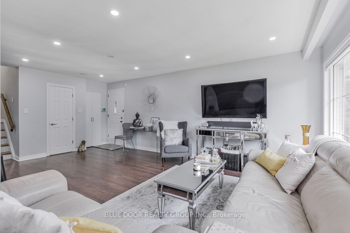 47 Ravine Park Cres
