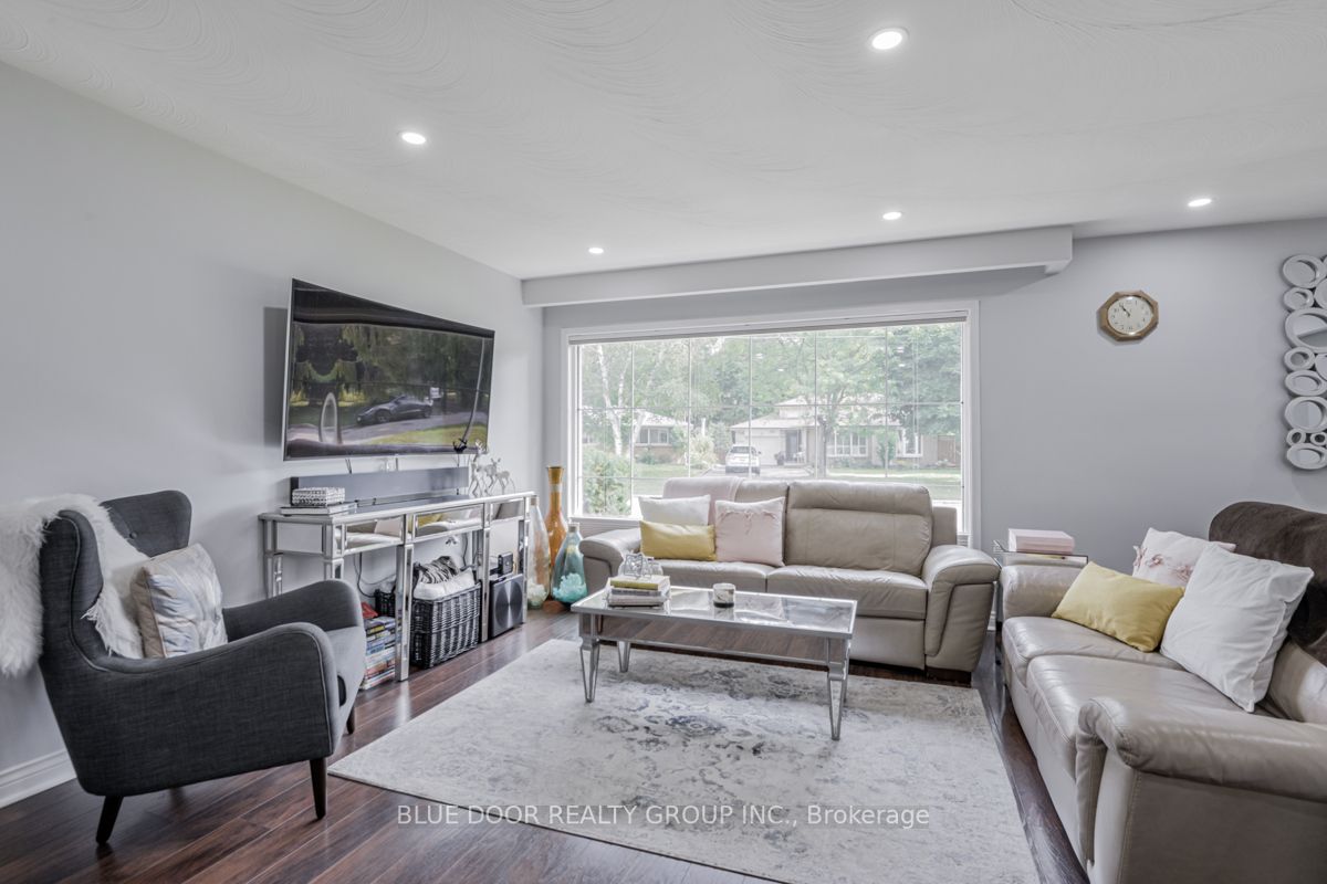 47 Ravine Park Cres