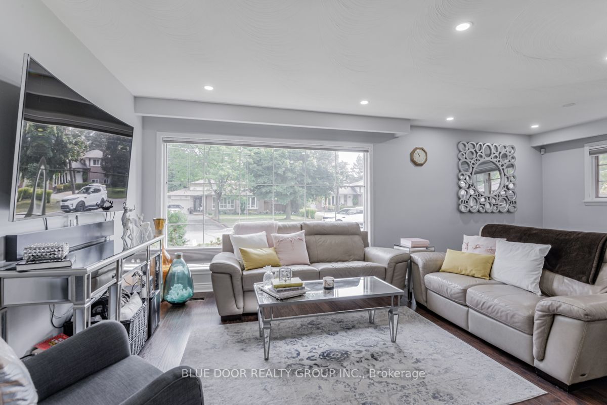 47 Ravine Park Cres