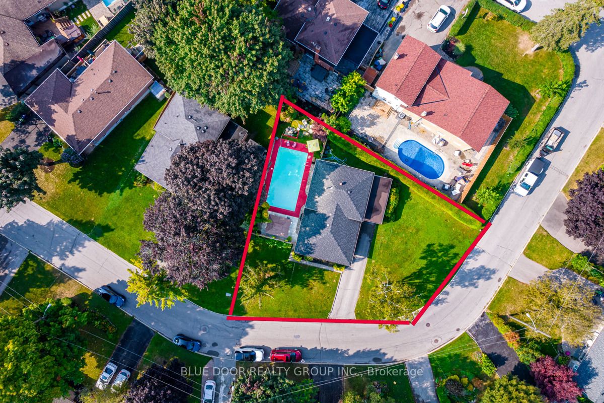 47 Ravine Park Cres