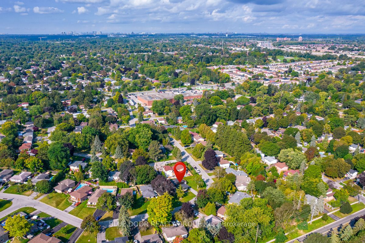 47 Ravine Park Cres