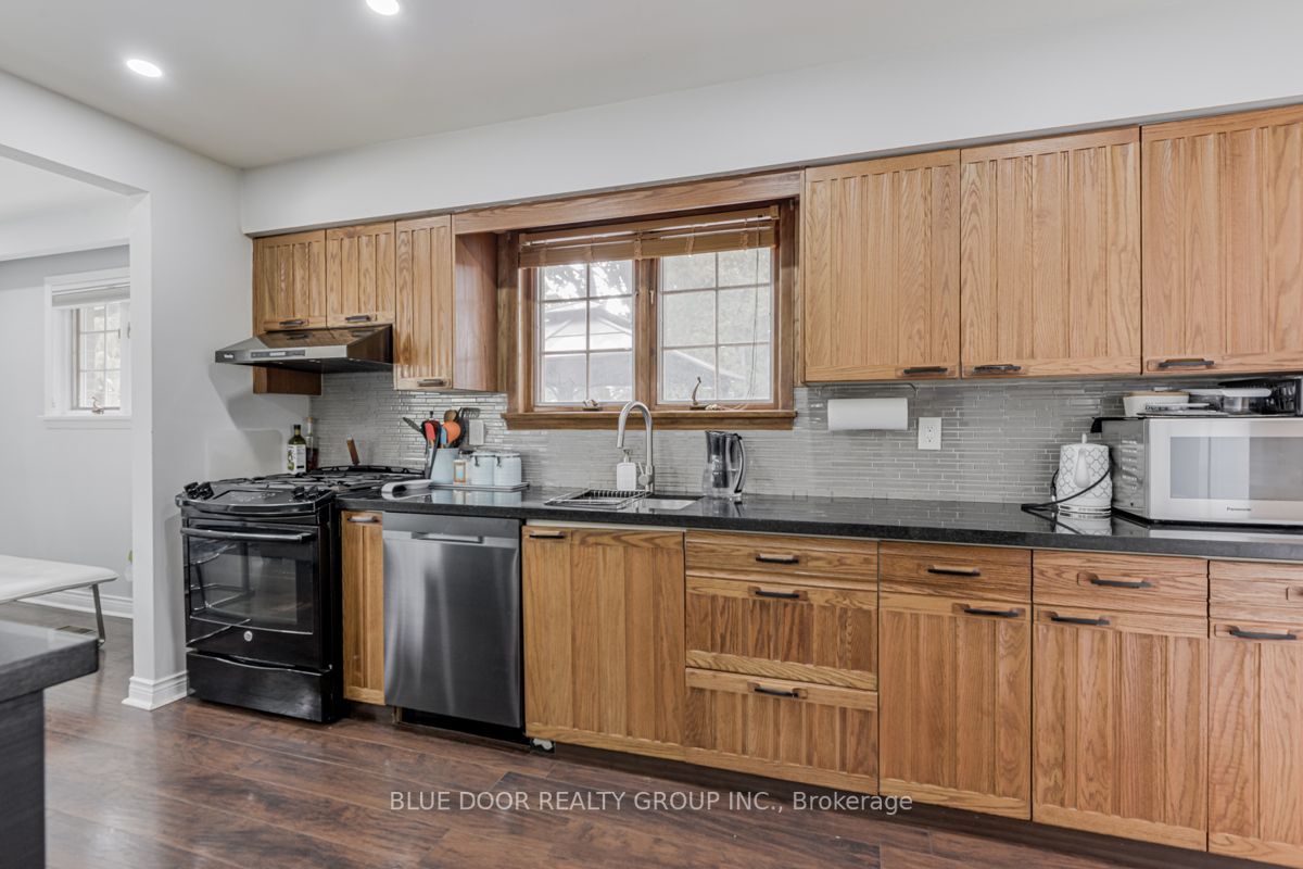 47 Ravine Park Cres