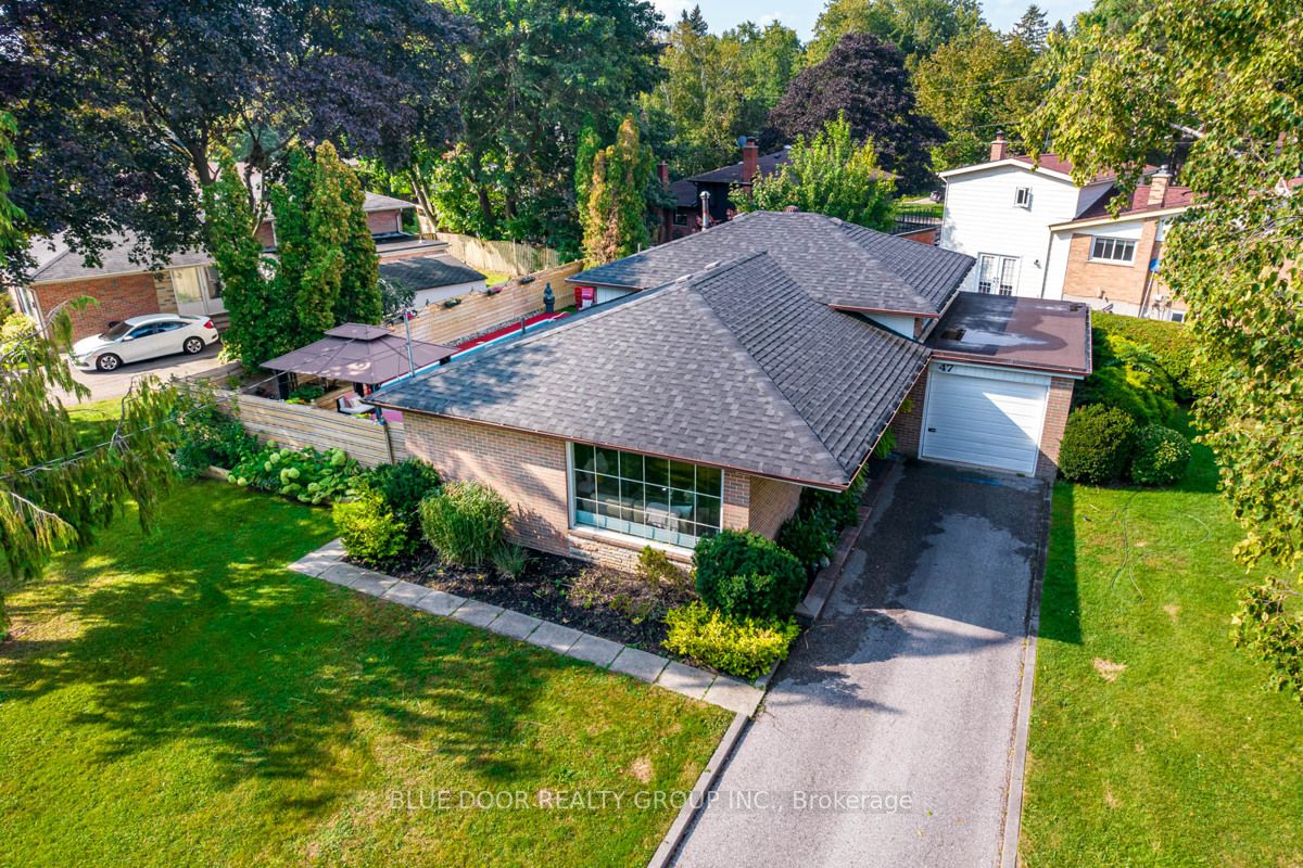 47 Ravine Park Cres