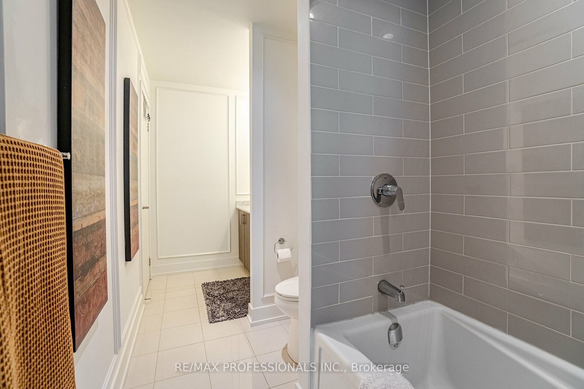 2A Queensbury Avenue, #102
