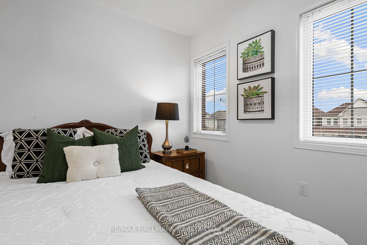 39 Sidney Rundle Ave