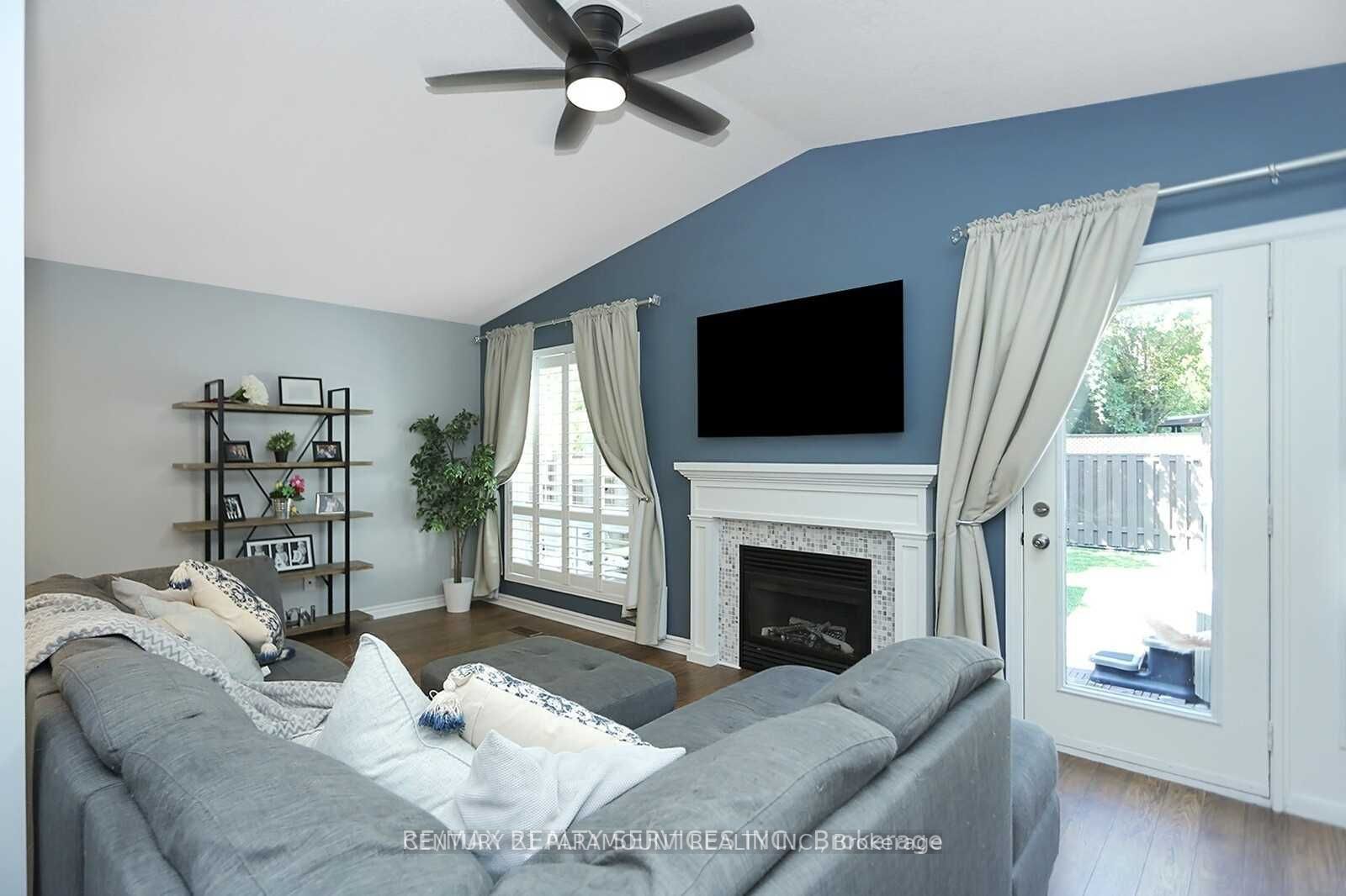 100 Fieldcrest Ave, #Upper