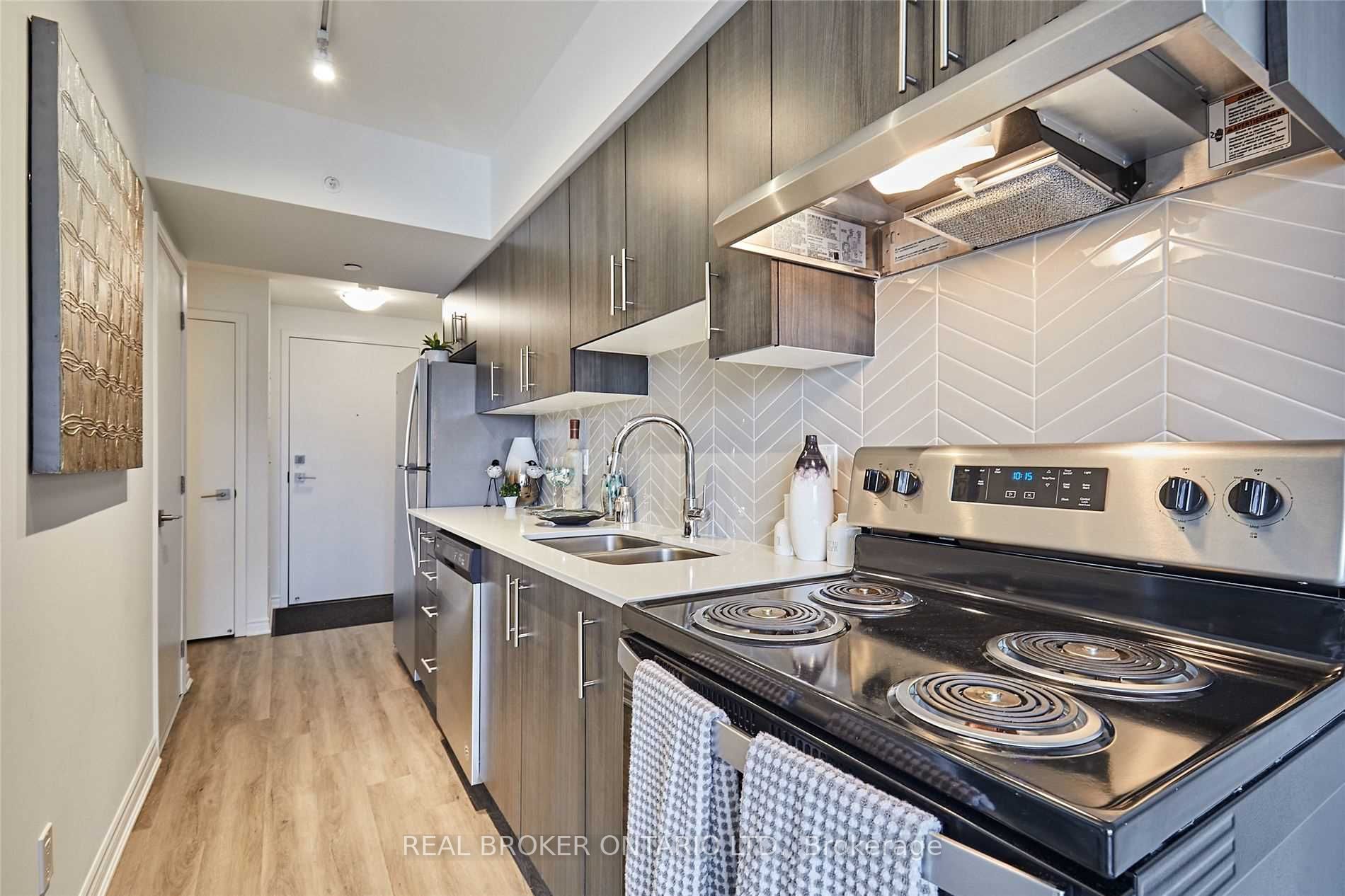 1 Falaise Rd, #405
