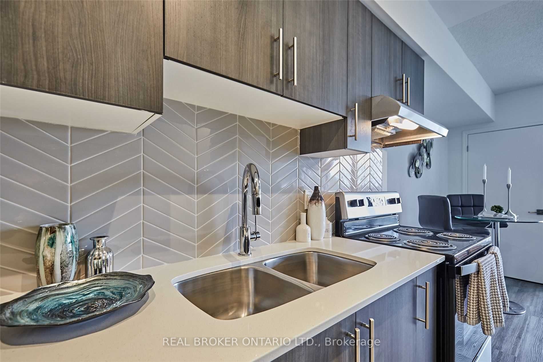1 Falaise Rd, #405