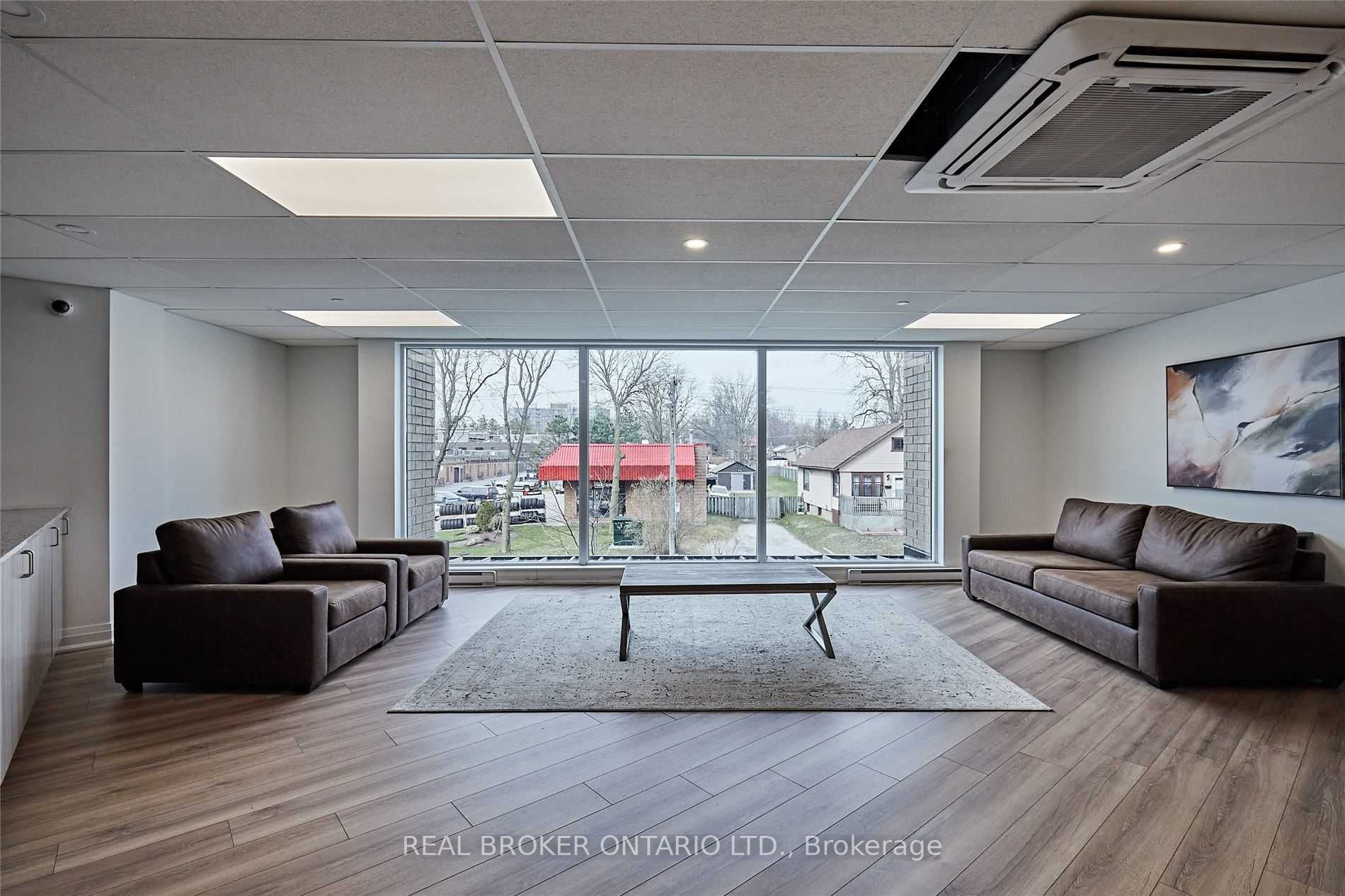 1 Falaise Rd, #405