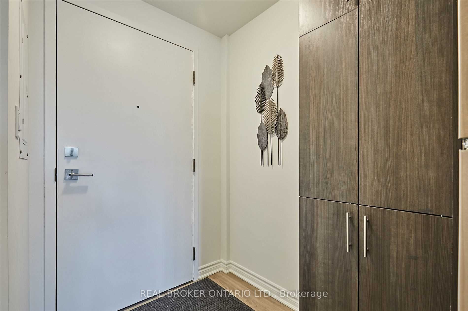 1 Falaise Rd, #405
