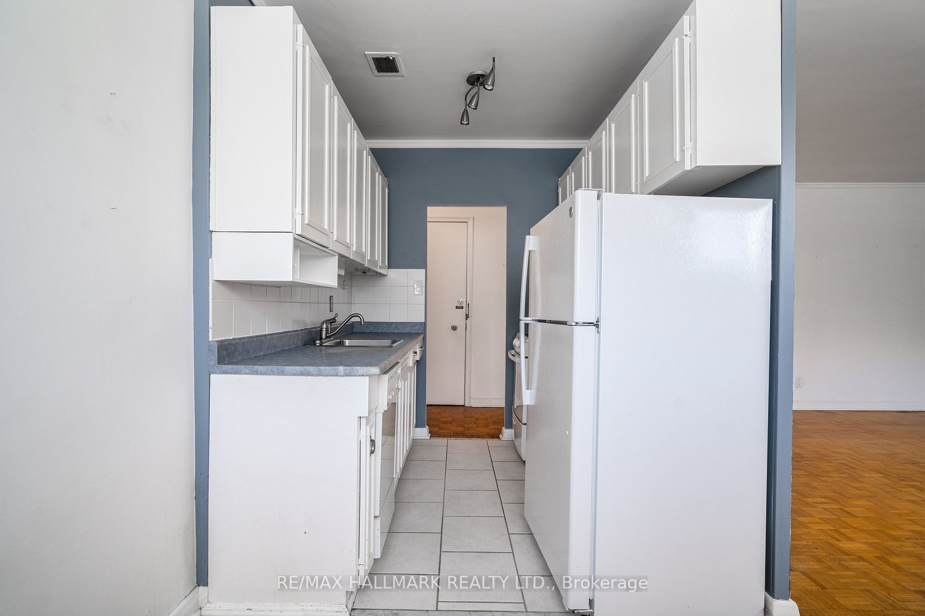 75 Scarborough Rd, #3