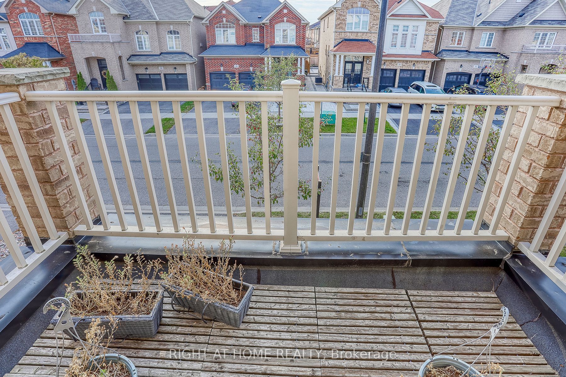 19 Tampsett Ave