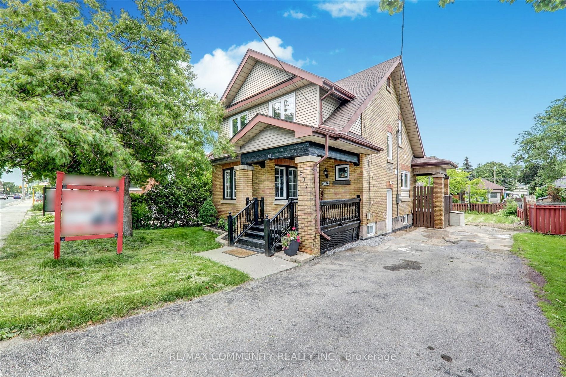 507 Brock St S, #Main