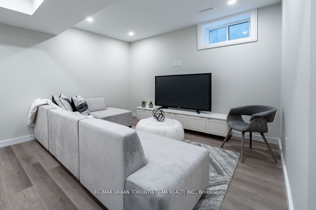 141 Kalmar Ave