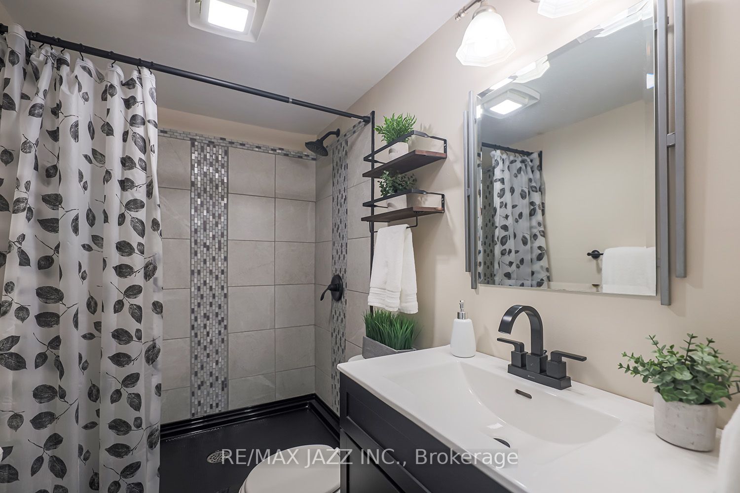 73 Abernethy Cres