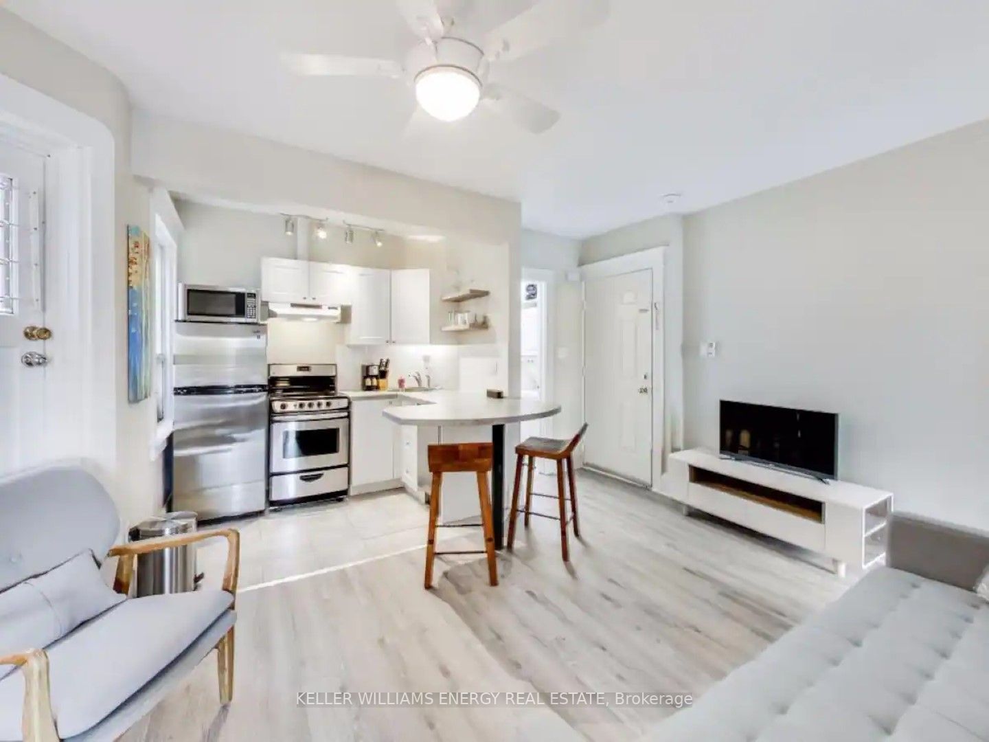 2040 Danforth Ave