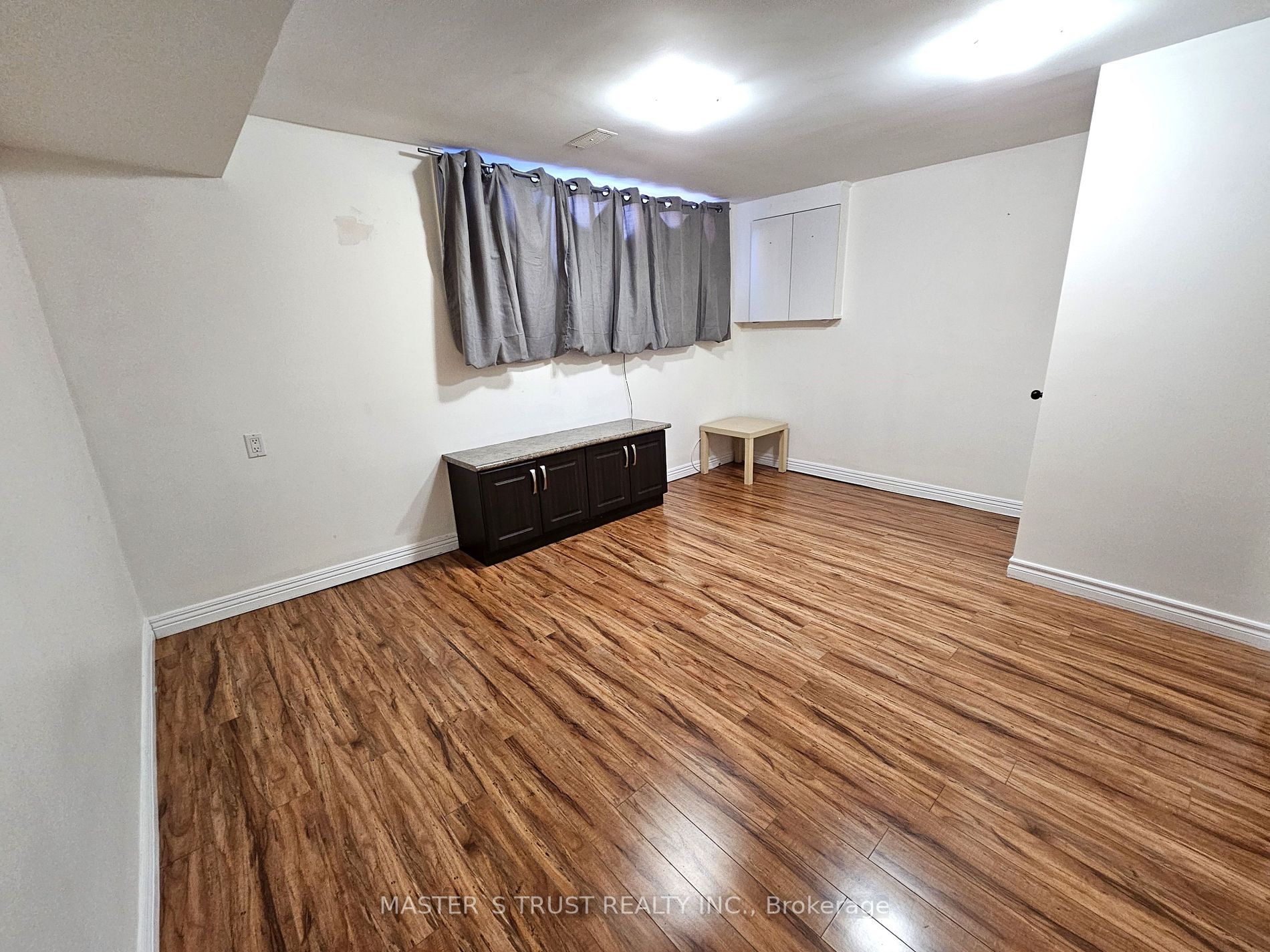 185 Simpson Ave