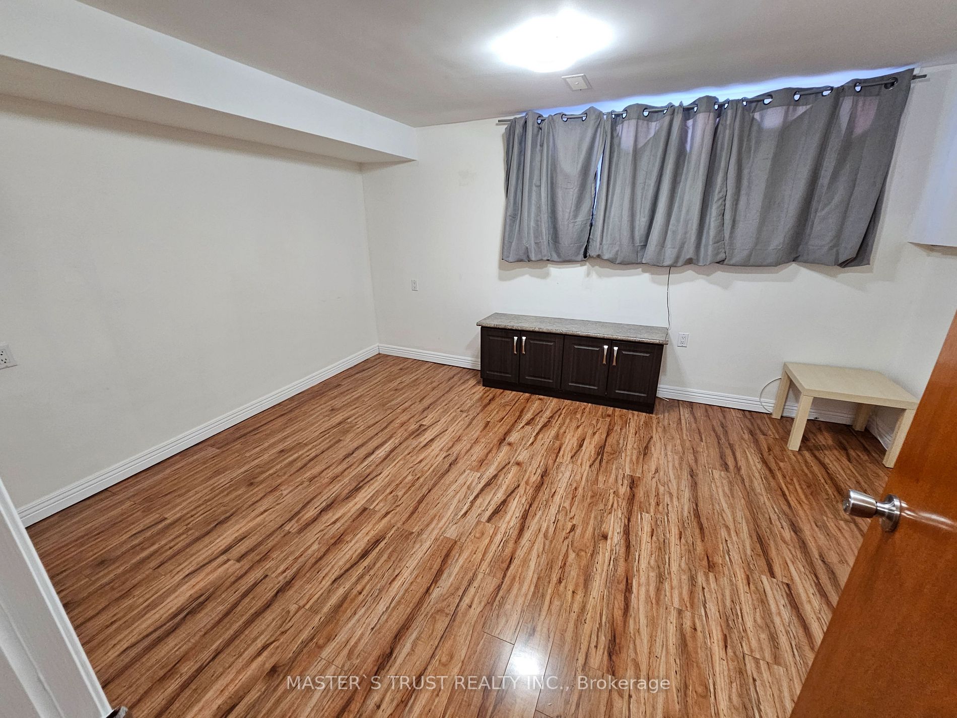 185 Simpson Ave