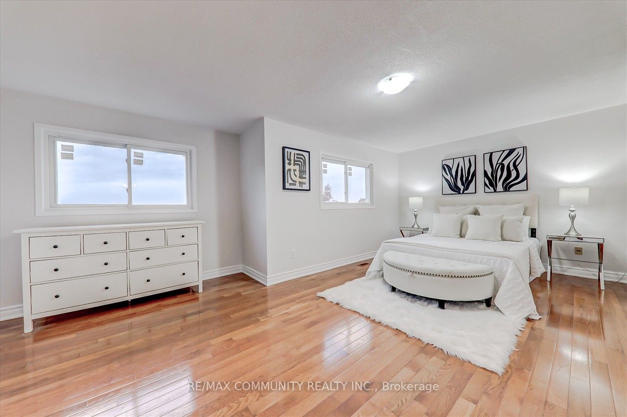 102 Hibbard Dr