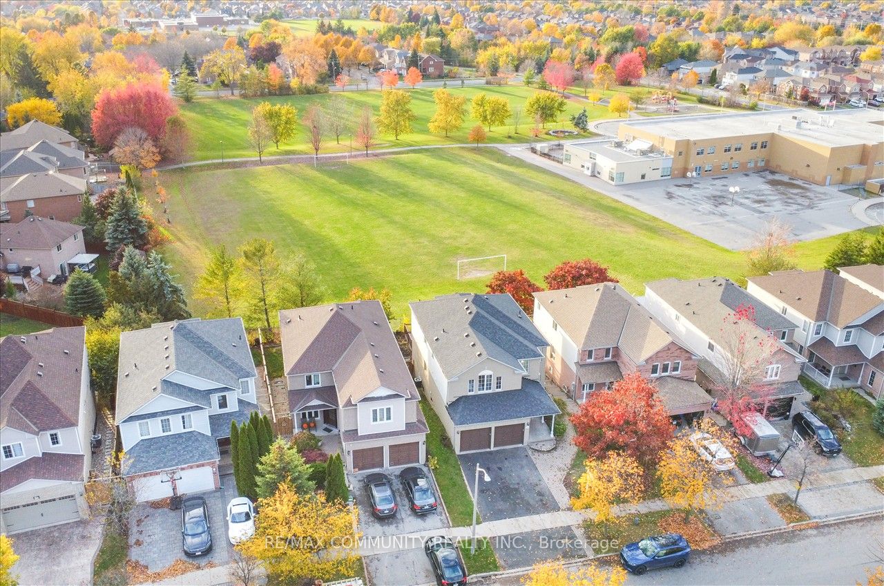 102 Hibbard Dr