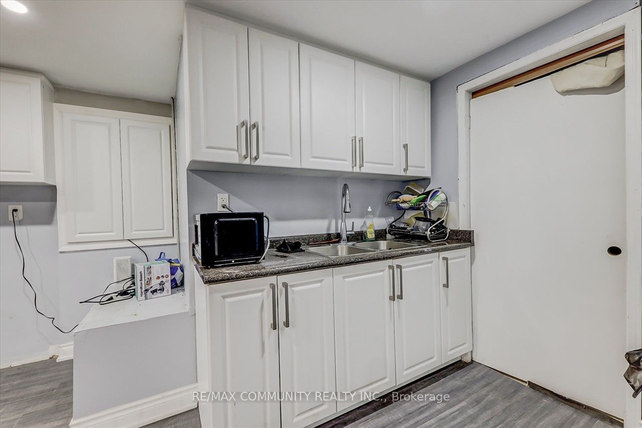 102 Hibbard Dr