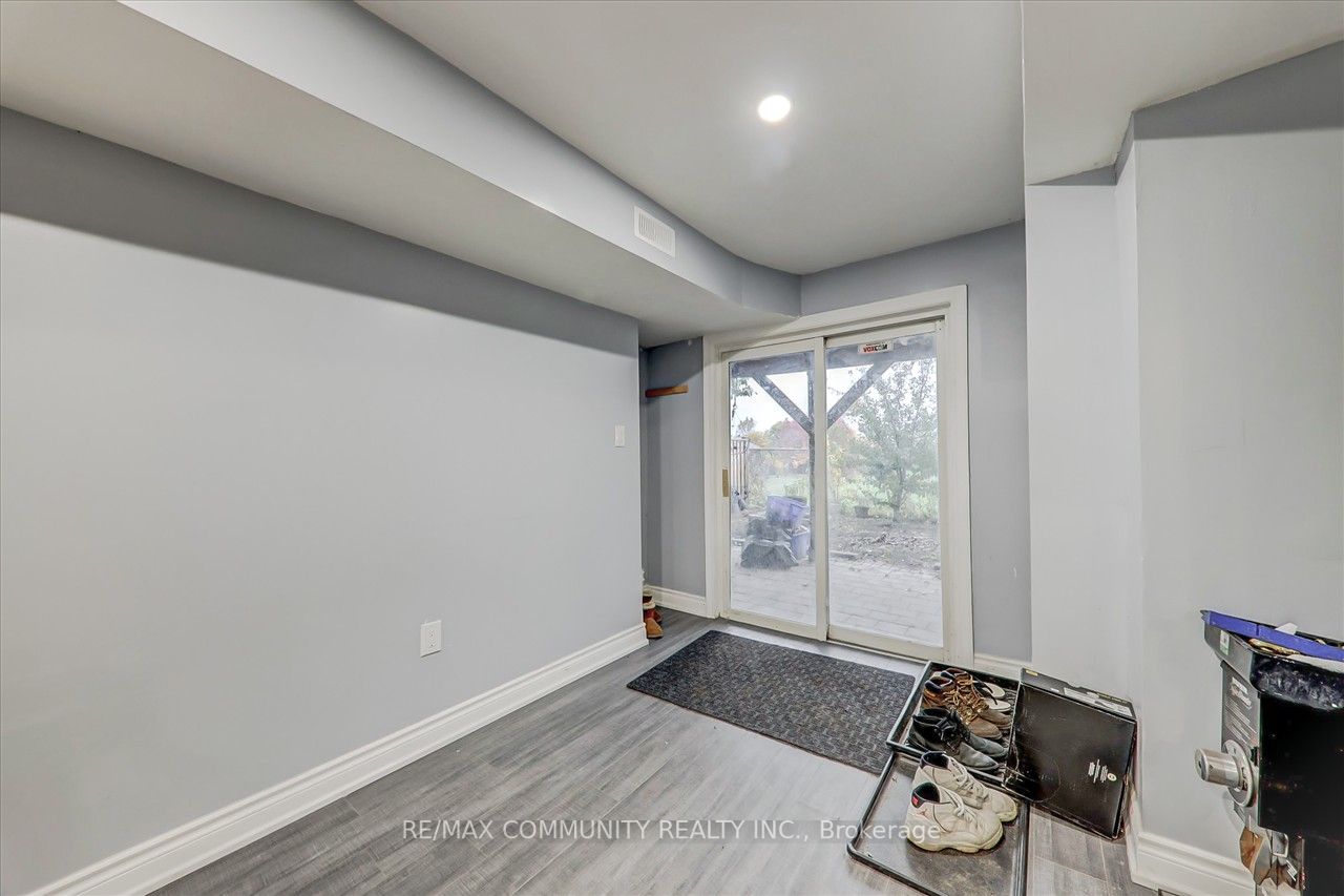 102 Hibbard Dr