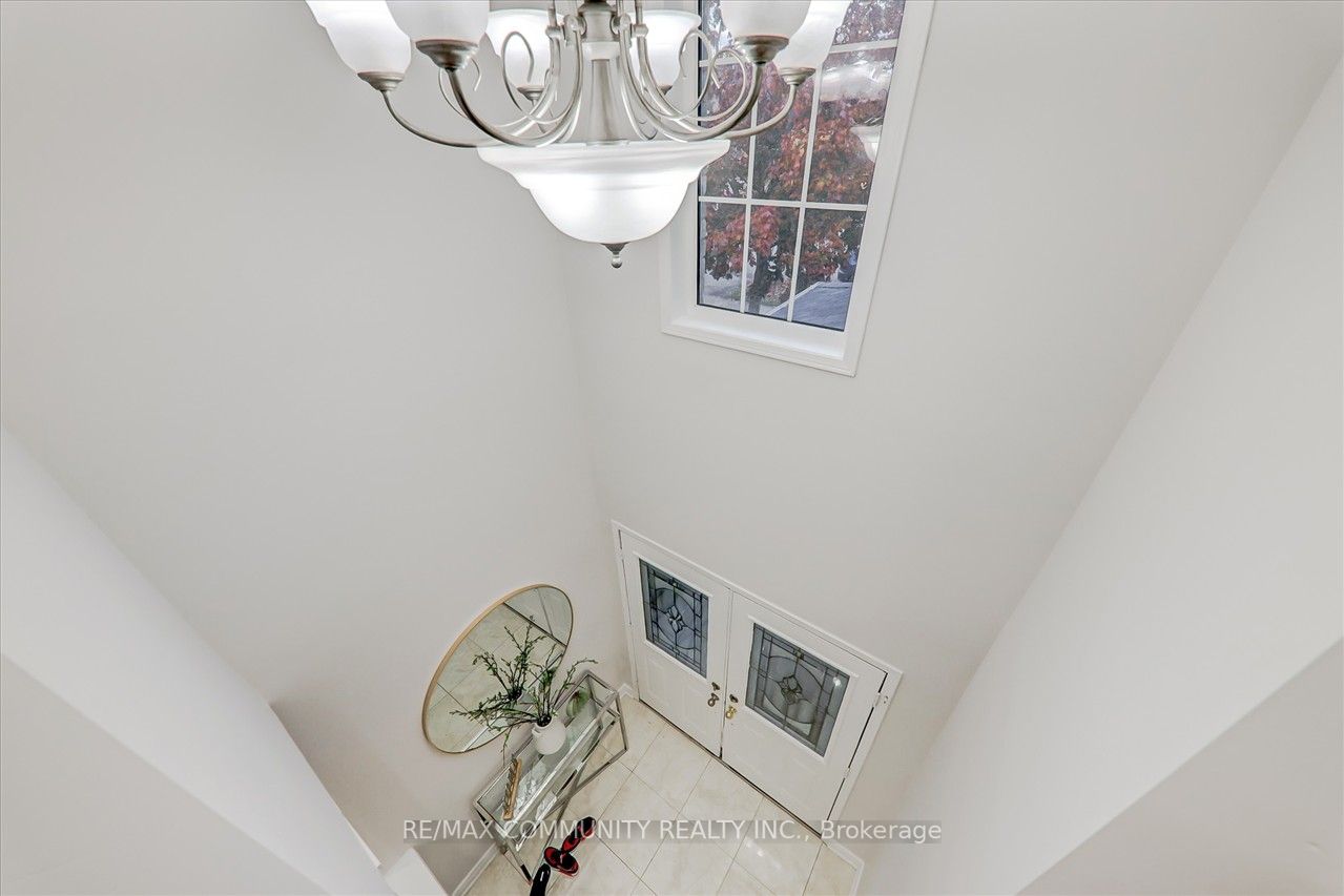 102 Hibbard Dr