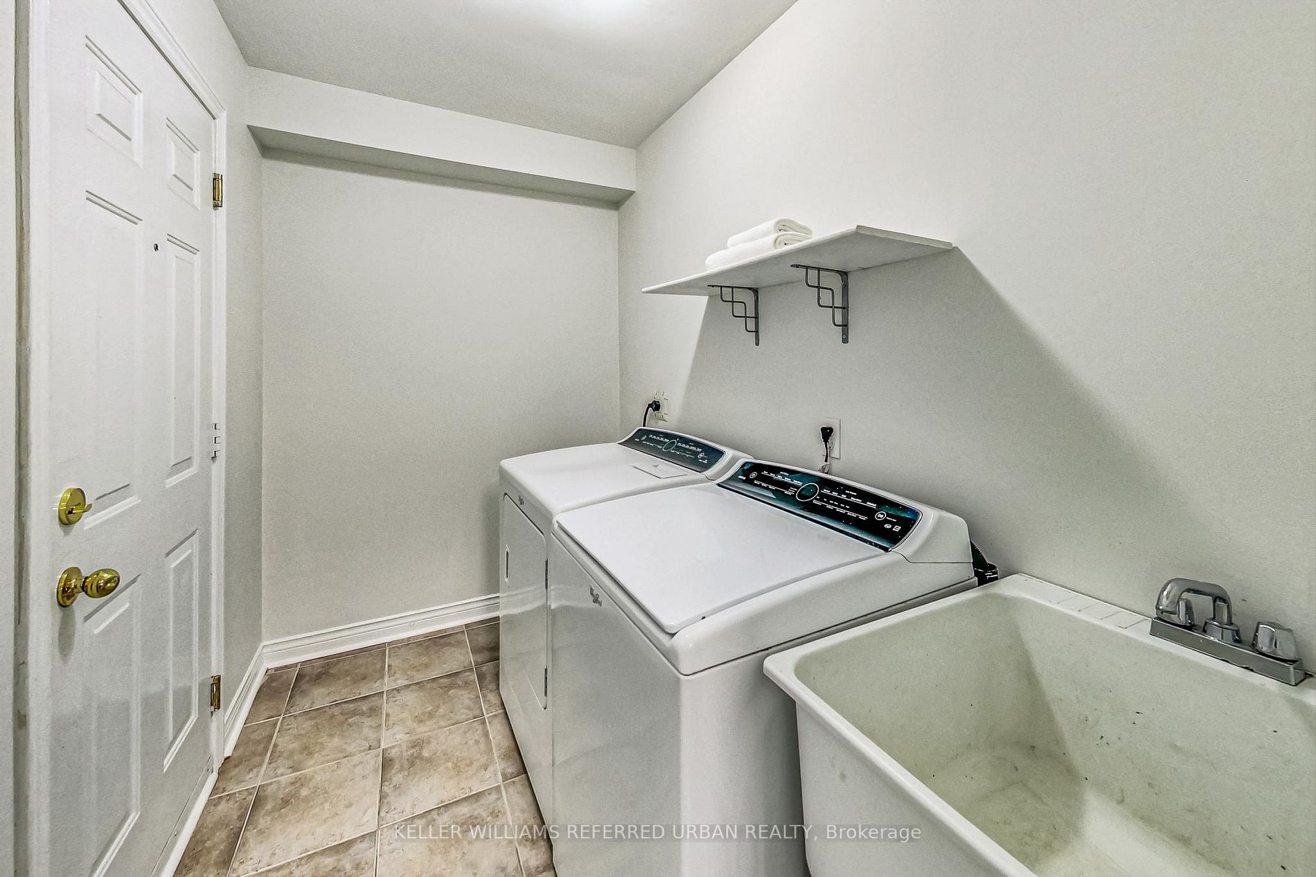 30 Dooley Cres