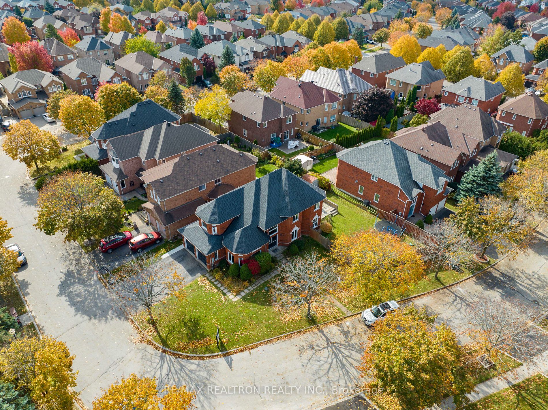 16 Morden Cres