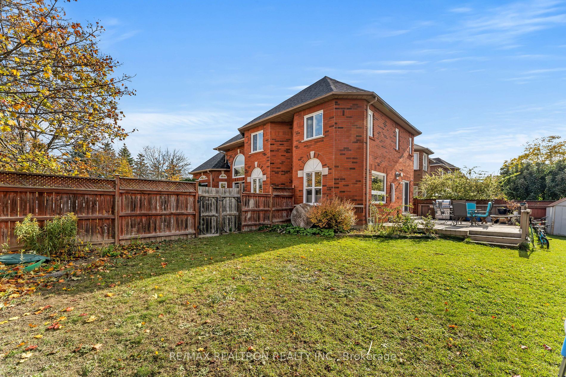 16 Morden Cres