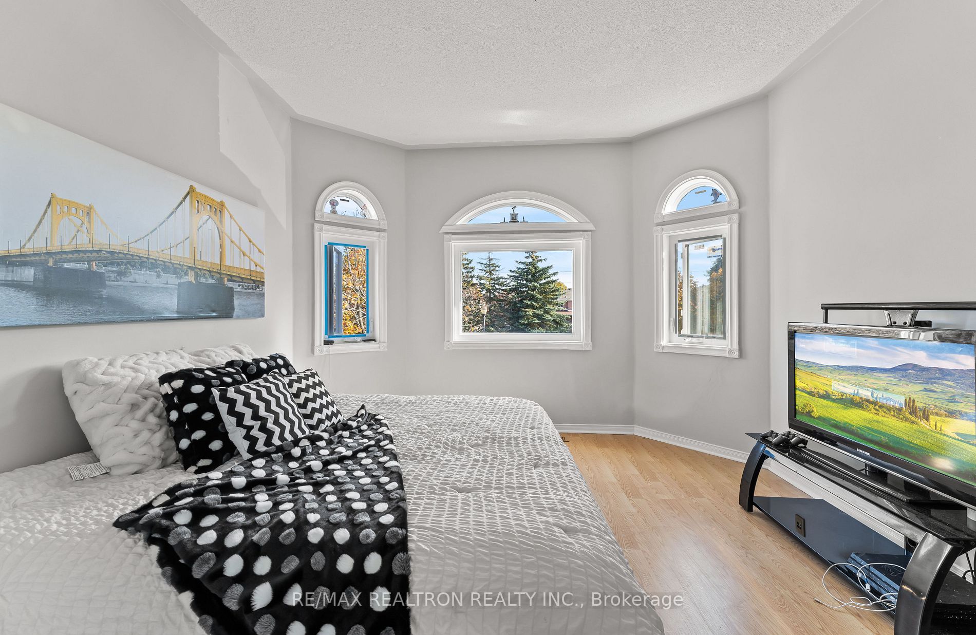 16 Morden Cres