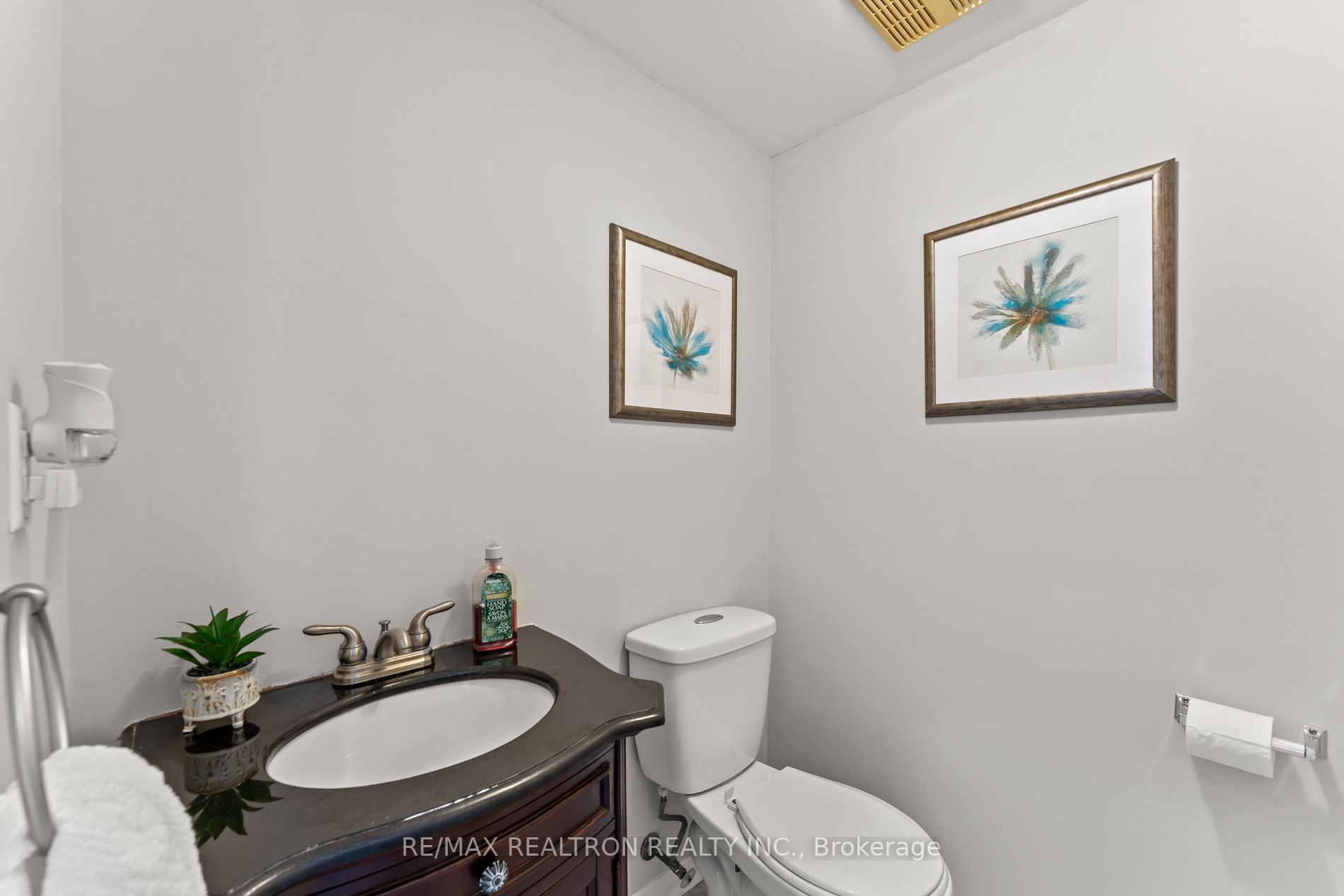16 Morden Cres