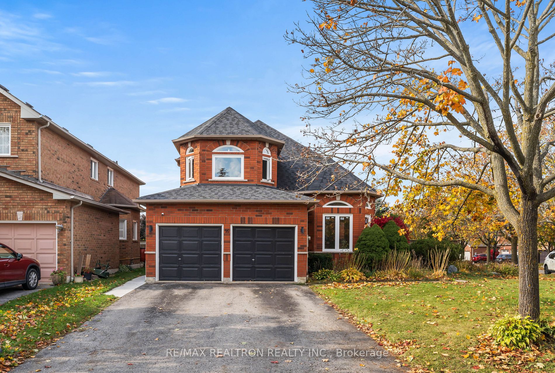 16 Morden Cres