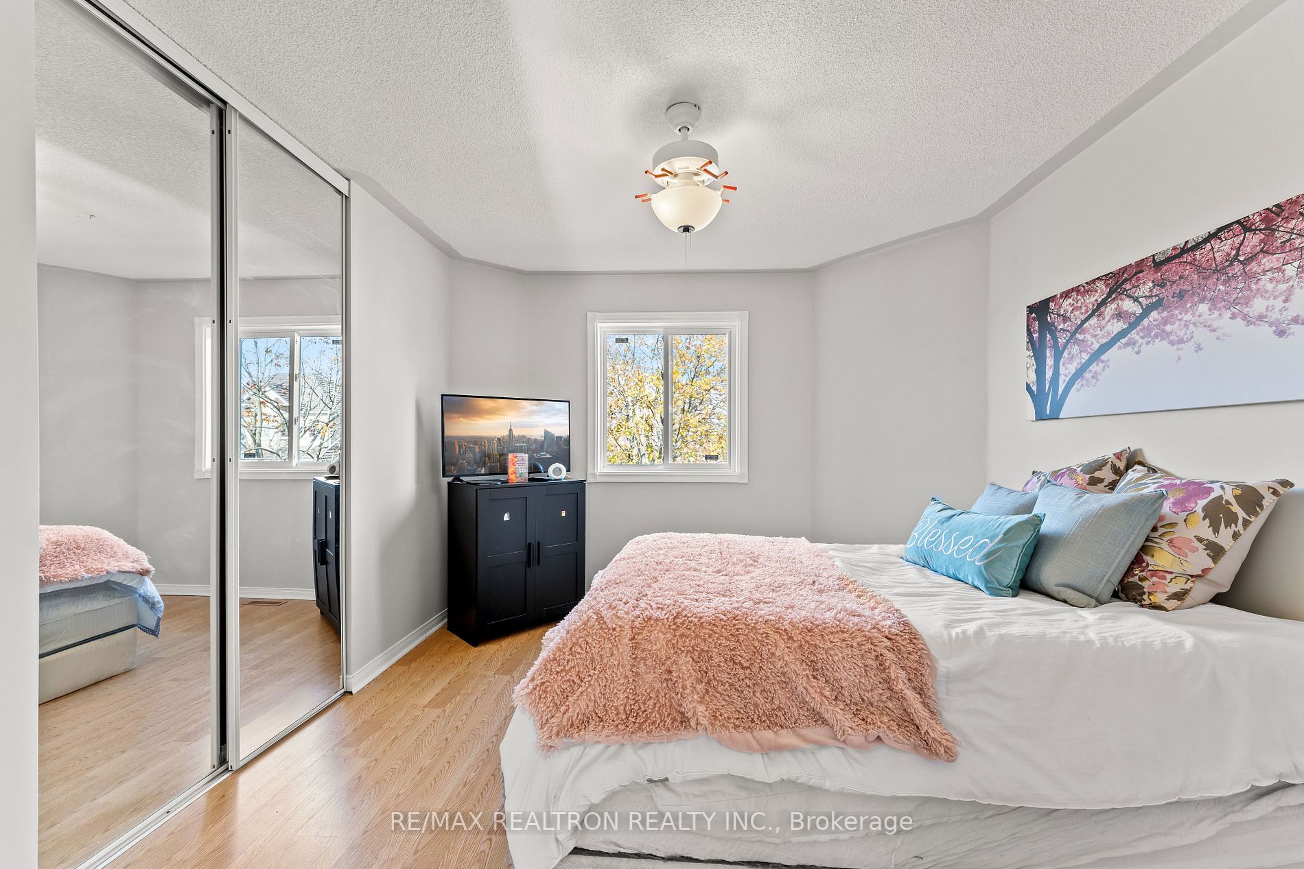 16 Morden Cres