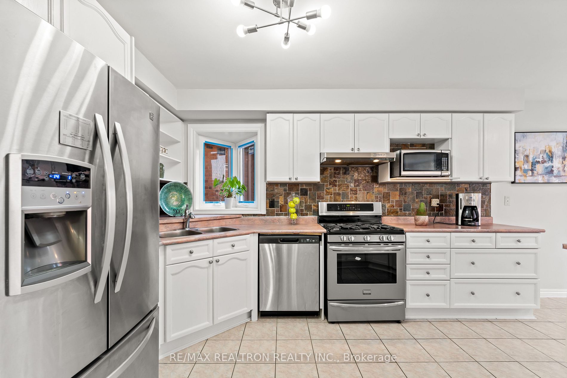 16 Morden Cres
