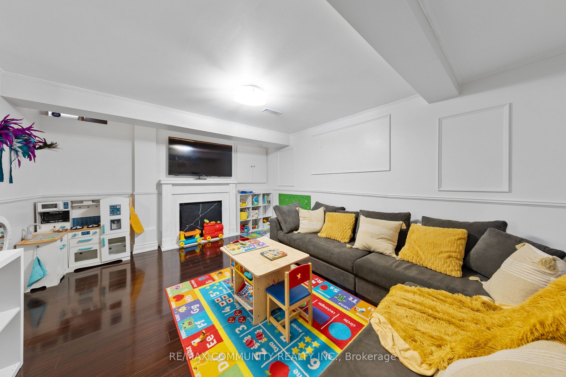 73 Mcsweeney Crescent