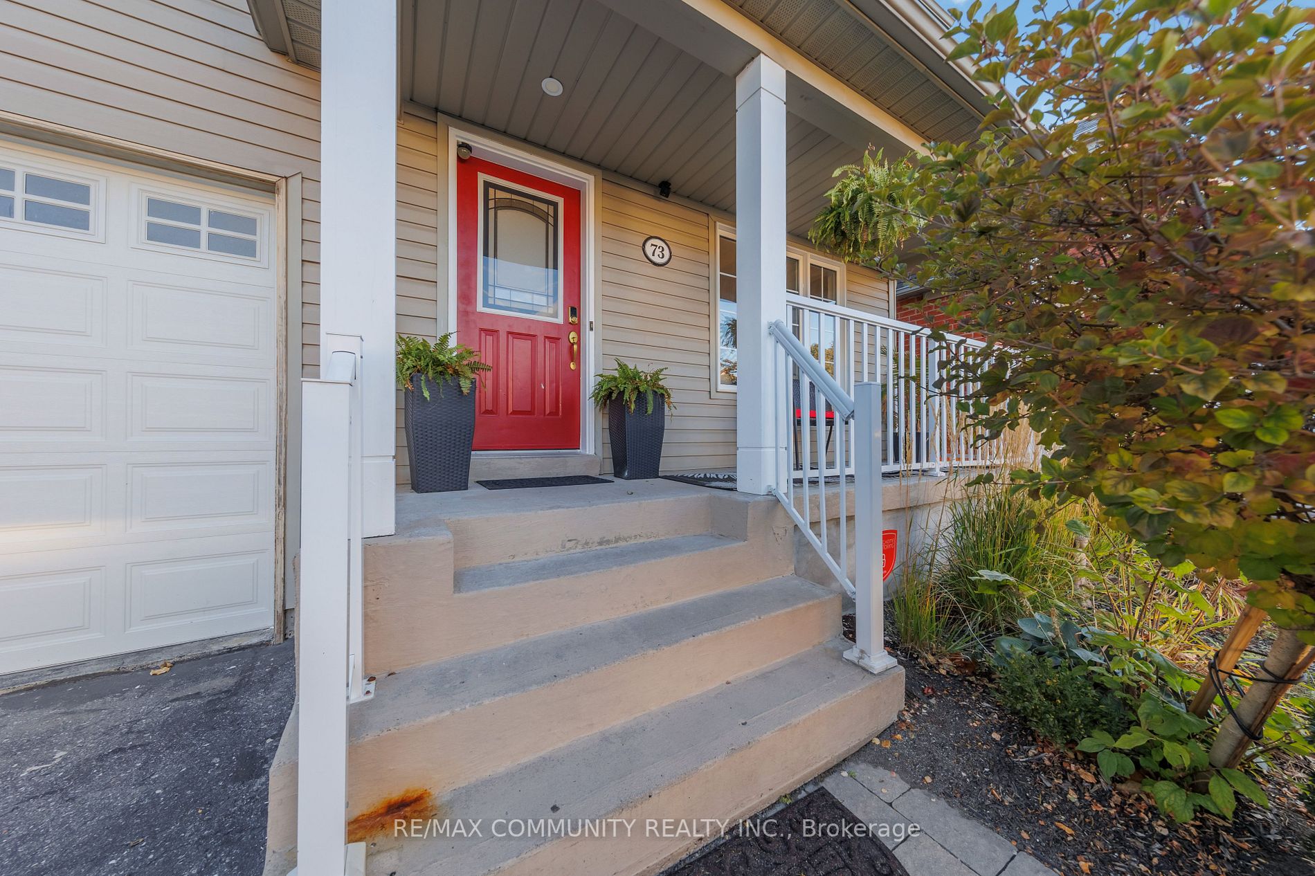 73 Mcsweeney Crescent