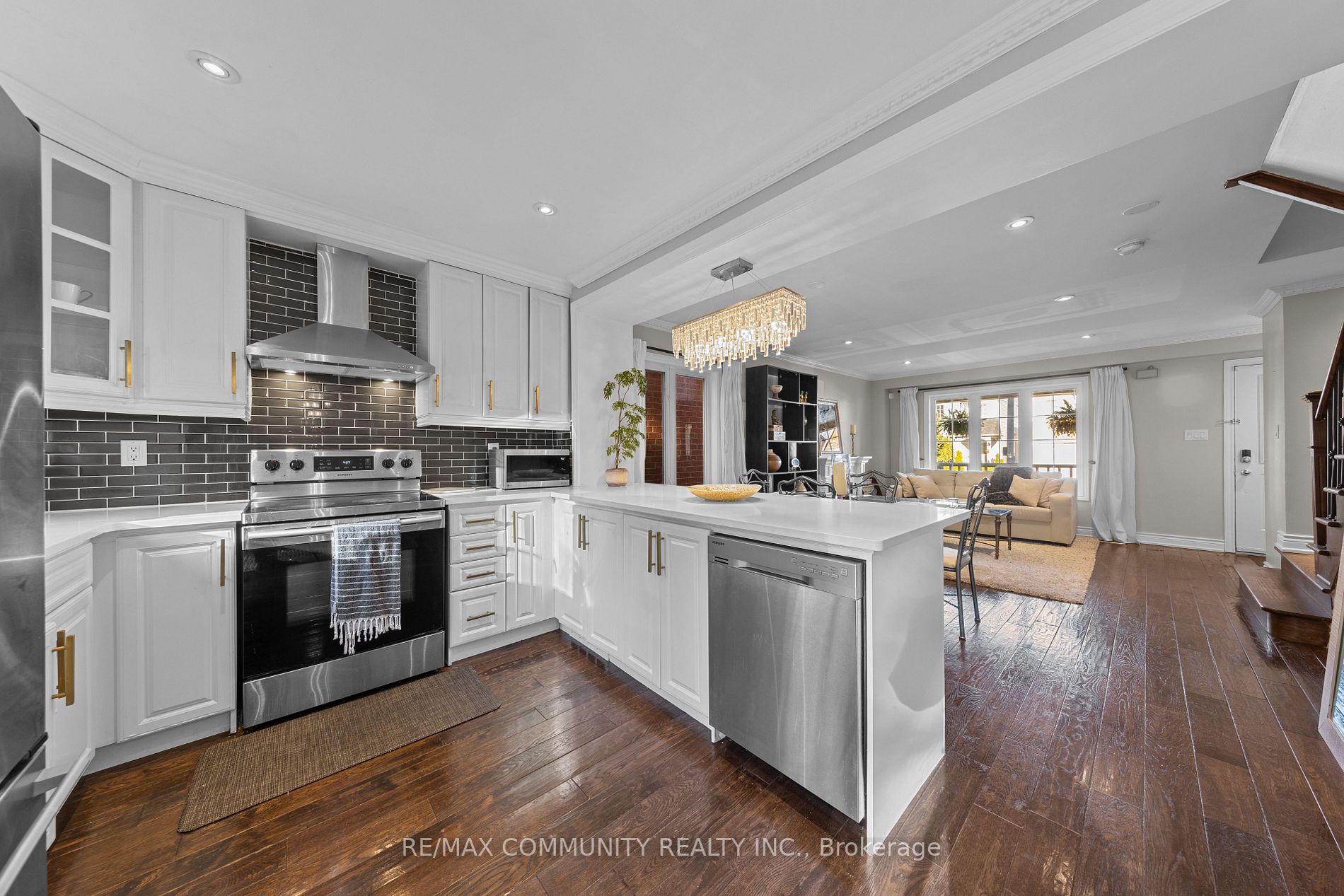73 Mcsweeney Crescent