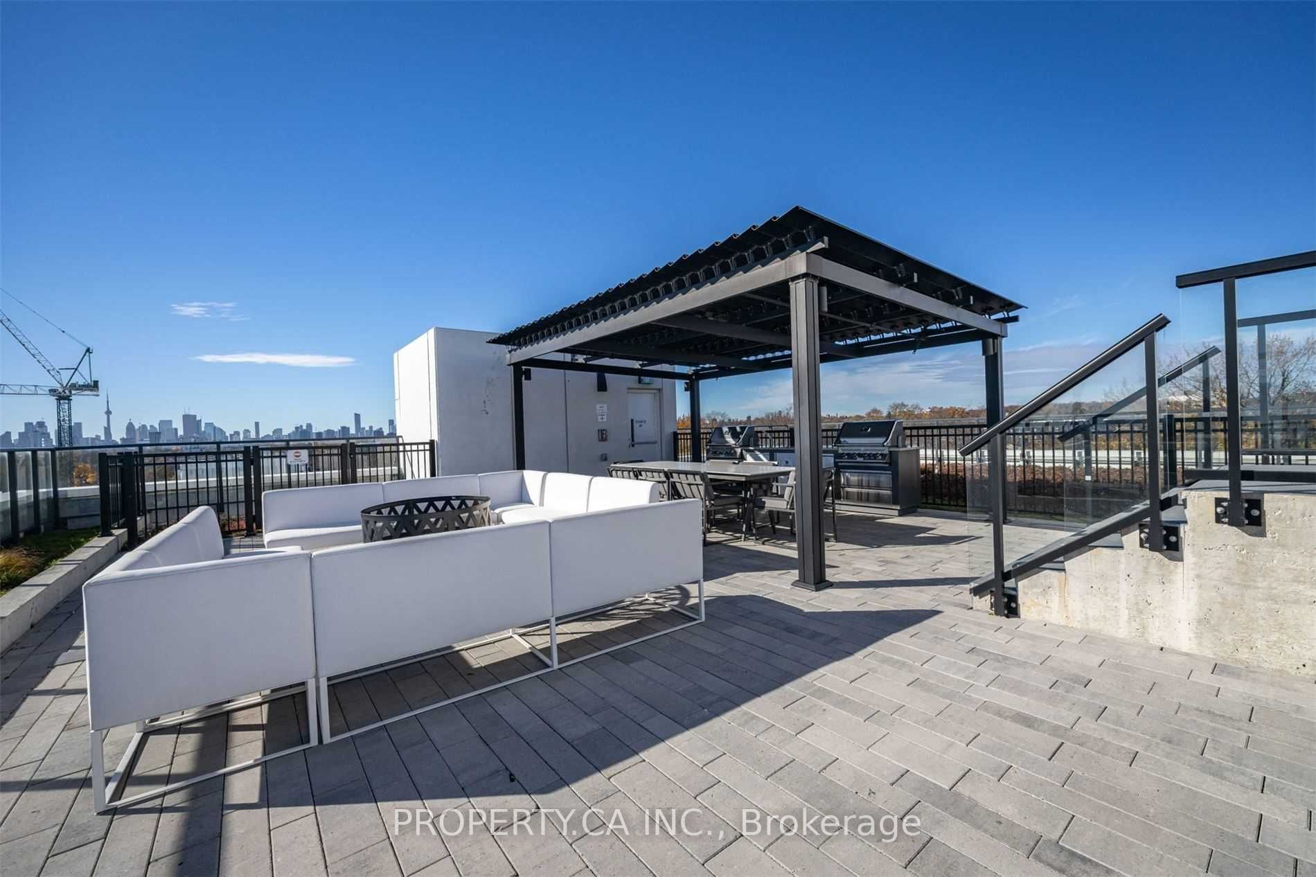 1630 Queen St E, #214