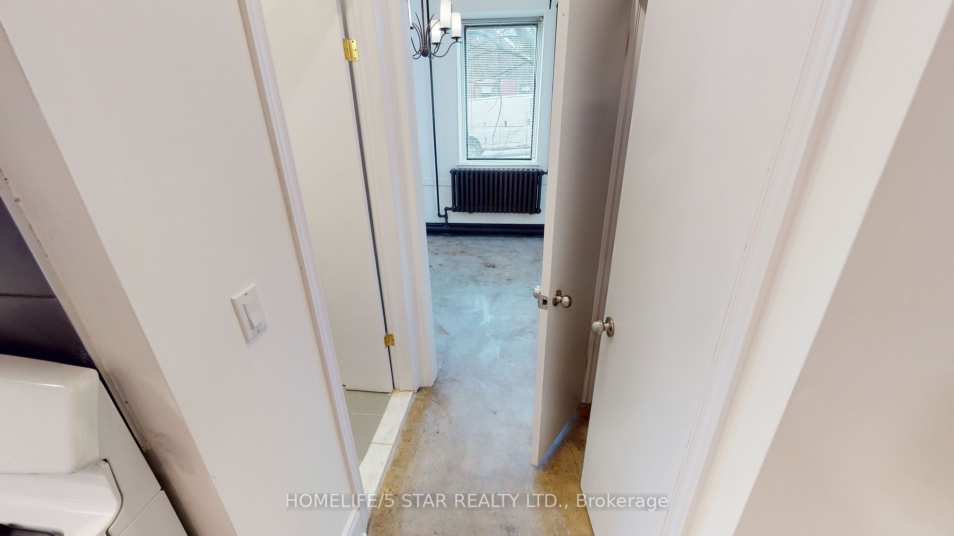 1152 Gerrard St E, #204