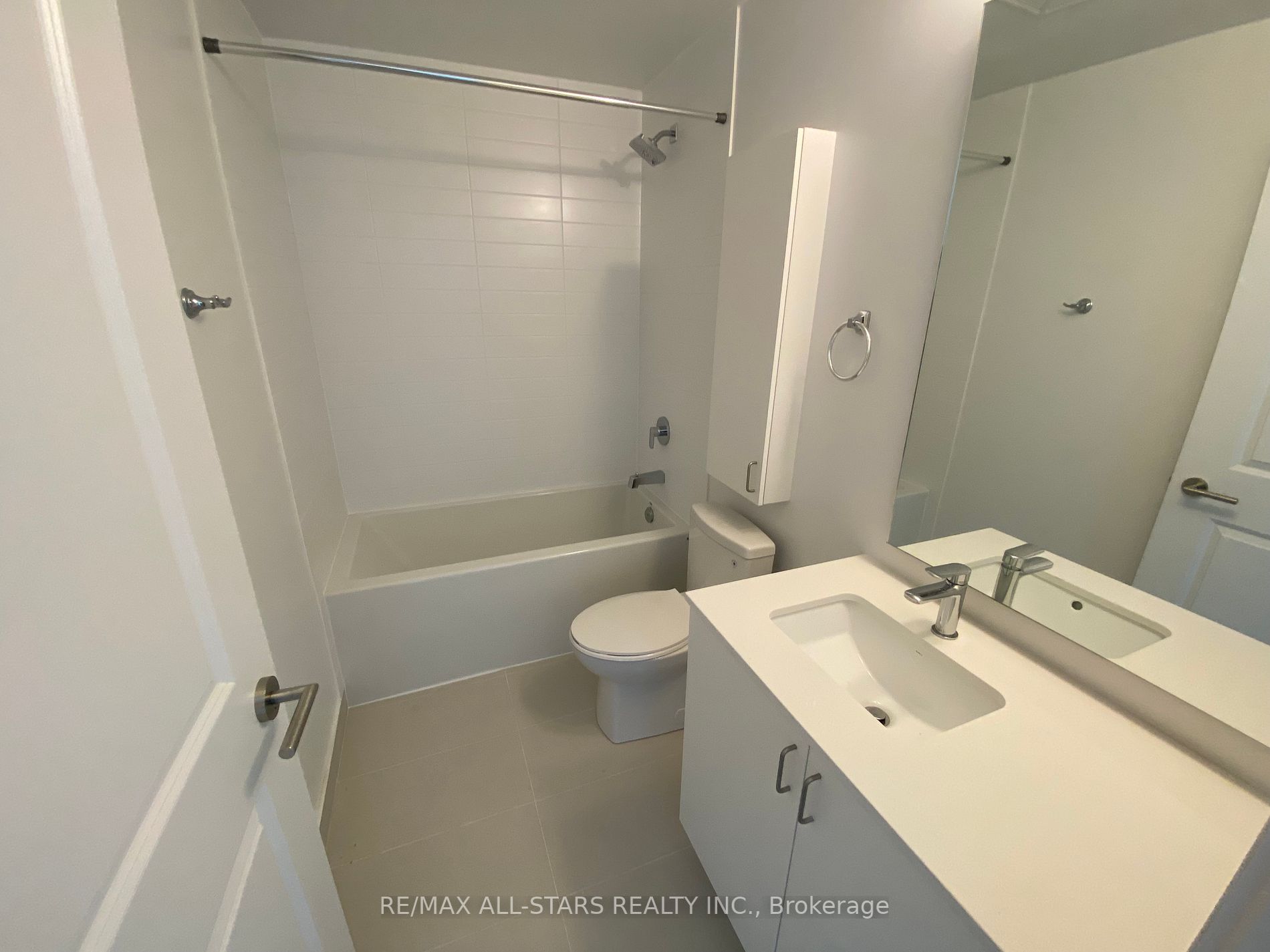 2799 Kingston Rd, #611