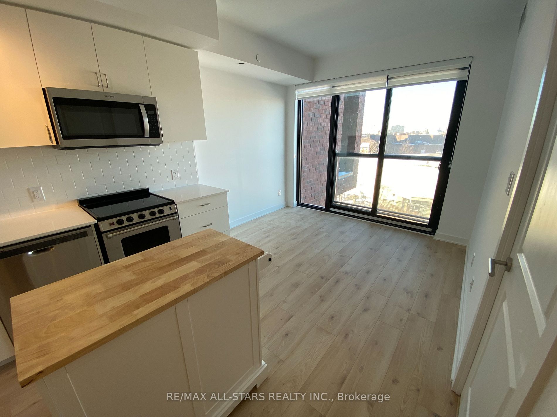 2799 Kingston Rd, #611