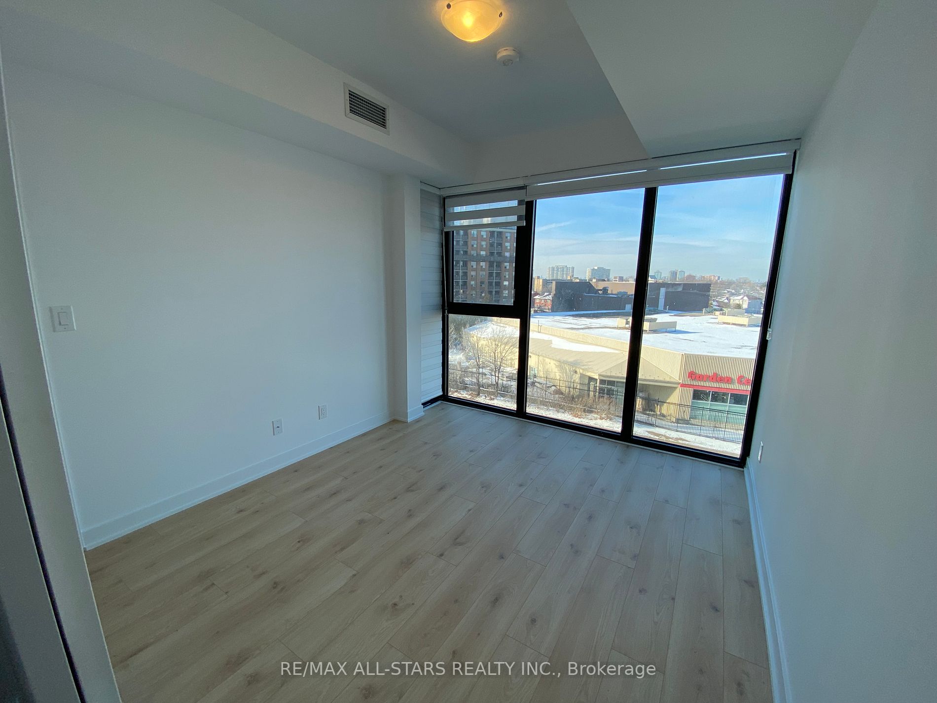 2799 Kingston Rd, #611