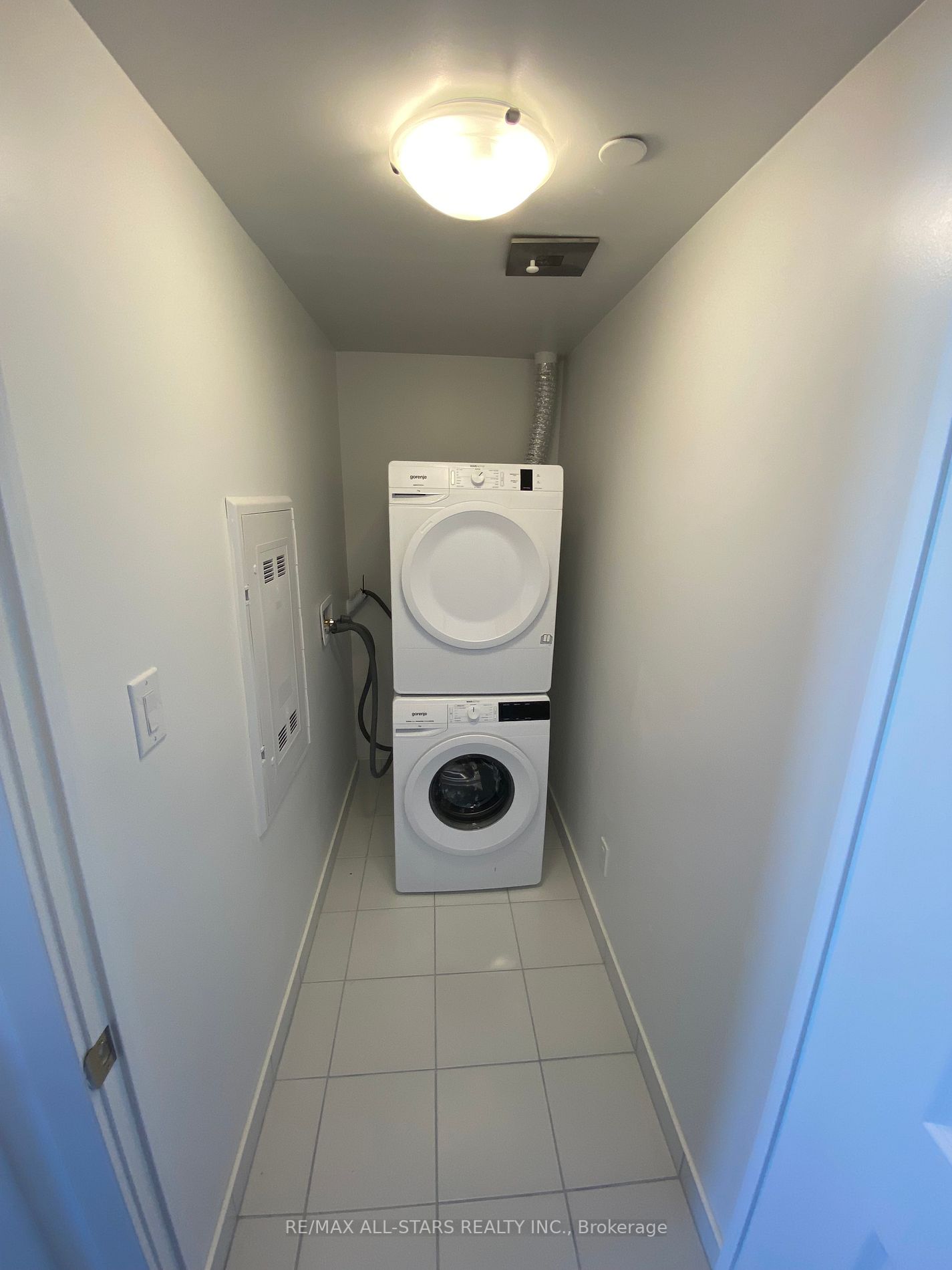 2799 Kingston Rd, #611
