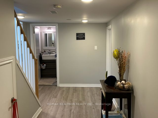 9 Camilla Cres, #Lower