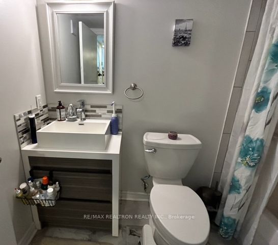 9 Camilla Cres, #Lower
